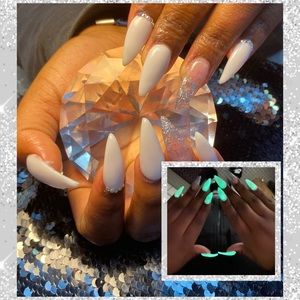Glow Nail Set